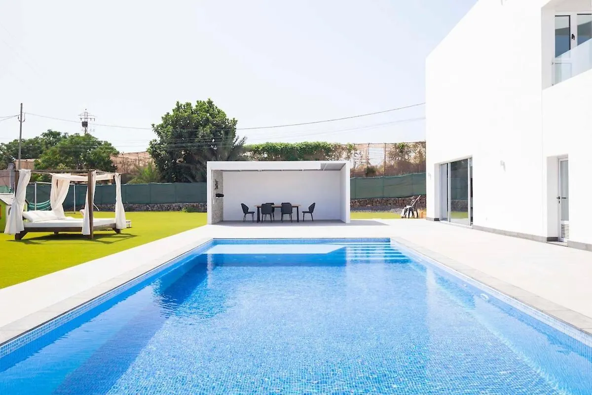 Independent Villa With An Immense Heated Pool! Oroteanda Baja
